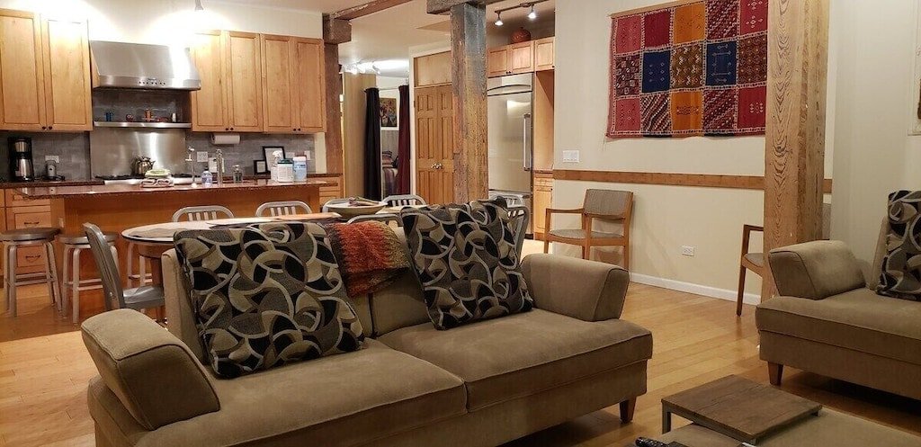 Magic Factory Loft 2East 4 Bd/3 Ba Families Groups gallery image 4