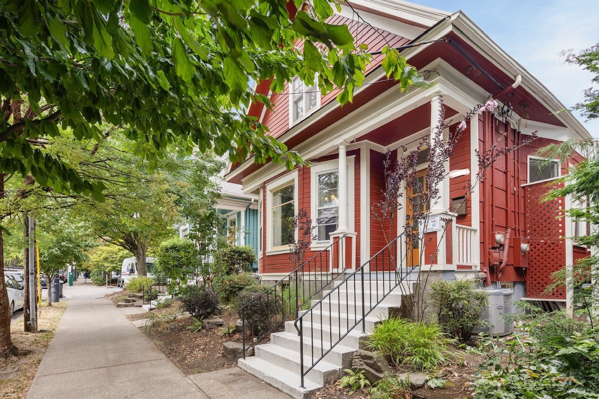 Classic Nob Hill Victorian gallery image 2