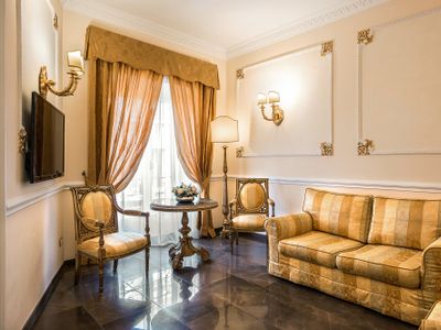Luxury 3BR Apartment near Spanish Steps