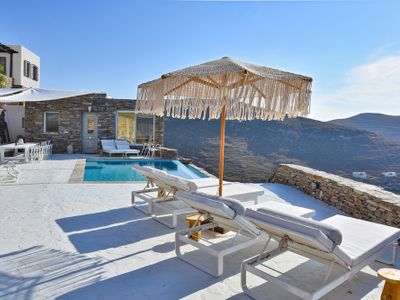 Luxurious Villa Luna with pool, sea & sunset view