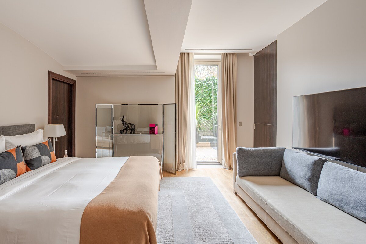 3 Bedroom Apartment with Garden gallery image 2