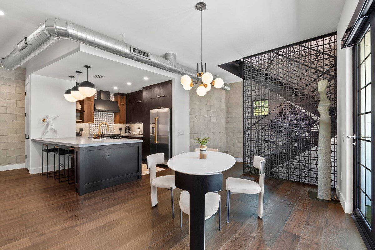 Two Luxurious Hyde Park Homes w/ 5 Star Amenities gallery image 3