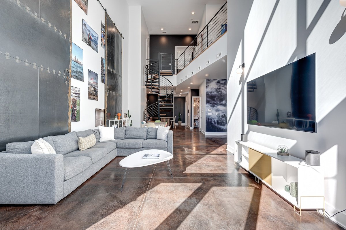 Updated Designer Duplex In Fulton Market W/parking gallery image 5