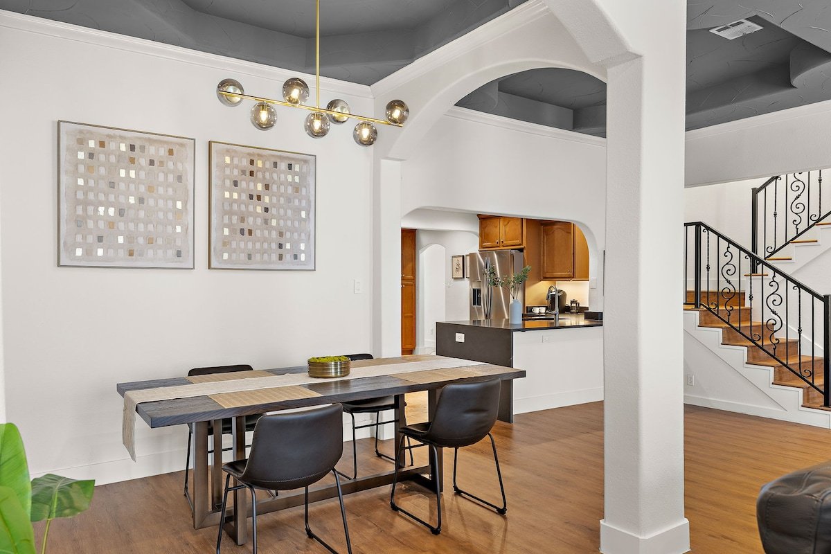 Central Austin Retreat w/ Pool gallery image 5