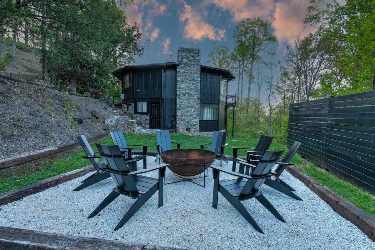 Sophisticated, modern, & unique. 5 miles downtown gallery image 3