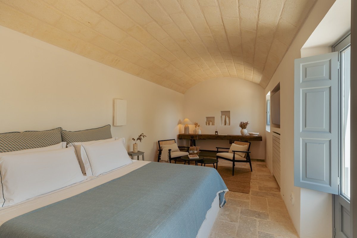 [sea 10 mins far] Villa pool and terrace sea view gallery image 4