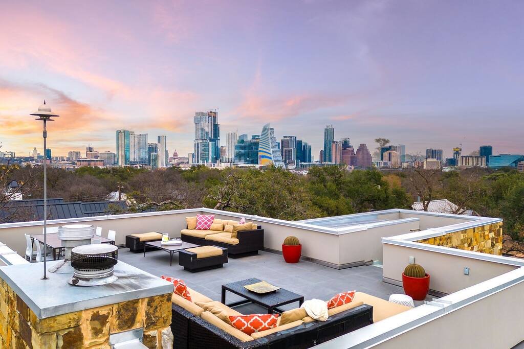 Zilker Paradise Found (Pool and City Skyline View) gallery image 3