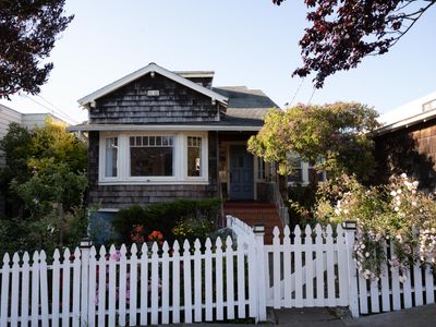 Spacious House & Garden for 8+ (Free Parking)