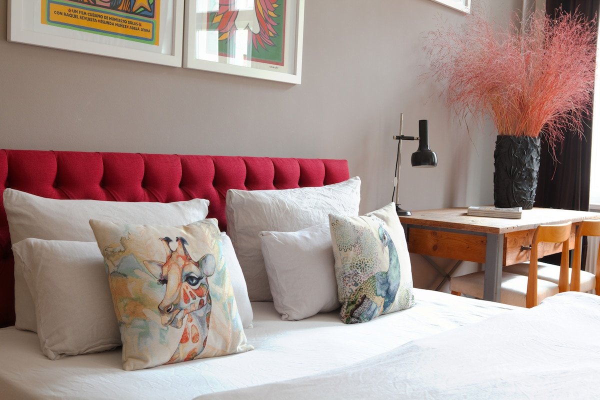 Linnen – Spacious Apartment near Mauerpark gallery image 3