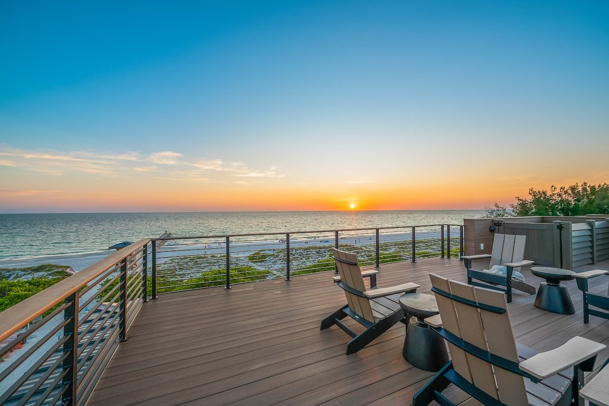 Luxury home! Pool, Bikes, Beach View – Dream State gallery image 2