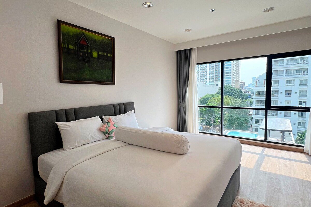 501: Premium 4Beds 4Bath Wifi & Netflix, Pool View gallery image 3