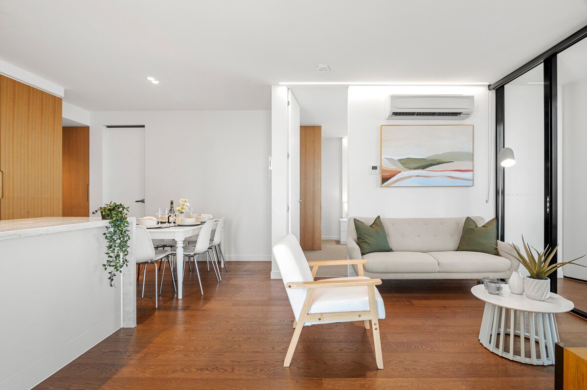 Live Luxe |Gorgeous City Views 3BR APT w/ Pool&Gym gallery image 5