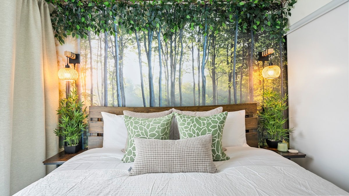 Boho Forest Escape King Bed 3BR + Free Parking DT gallery image 5