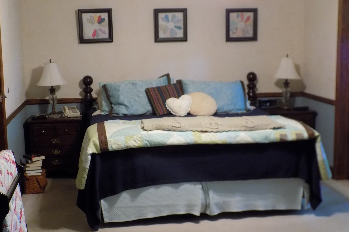 3 separate King bdrms Lakeside Close to Stillwater gallery image 5