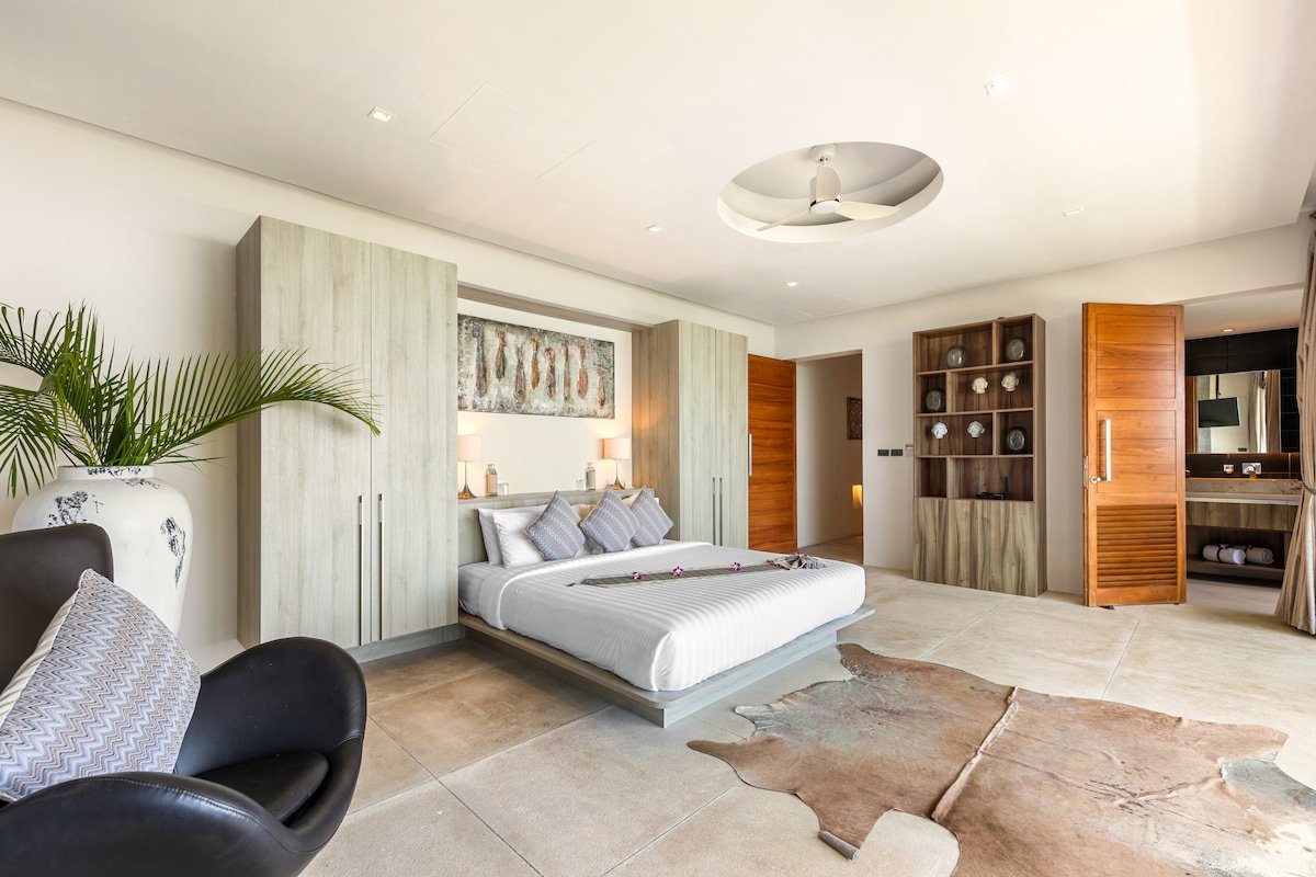 Expansive Family Villa with Pool | Villa Zest gallery image 3