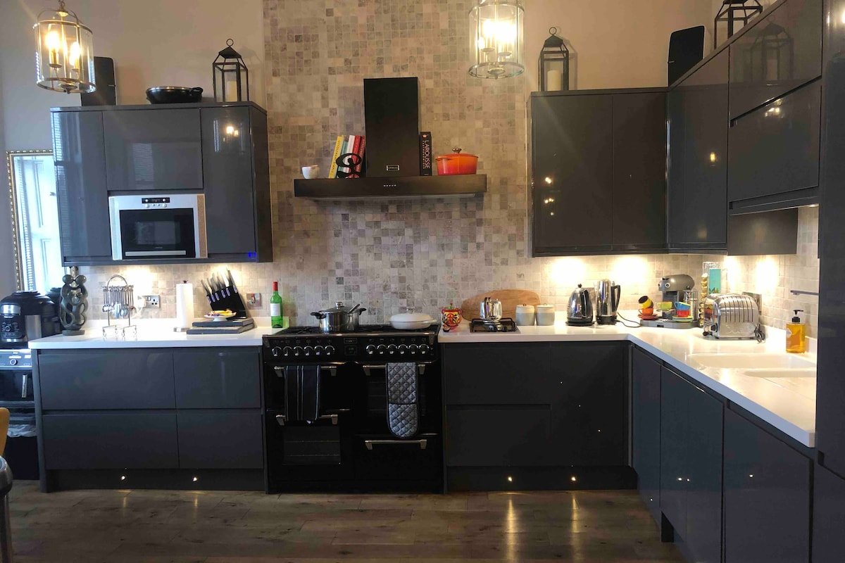 Penthouse apartment in the heart of the city gallery image 3