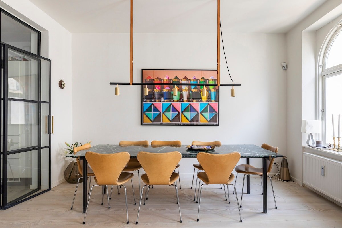 Bright, modern and central home gallery image 4