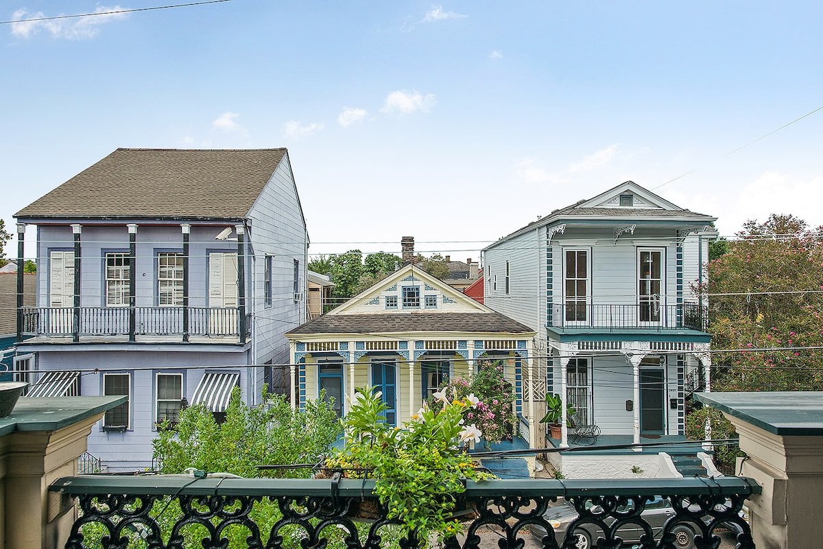 One-of-a-Kind 11BD Mansion | Walk to Quarter gallery image 3