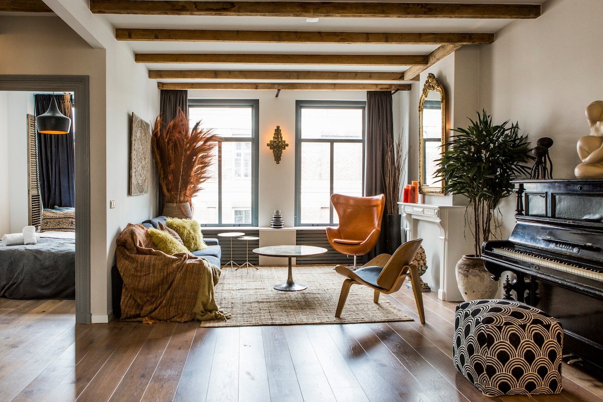 Beautiful spacious appartment in de Pijp (140M2) gallery image 2