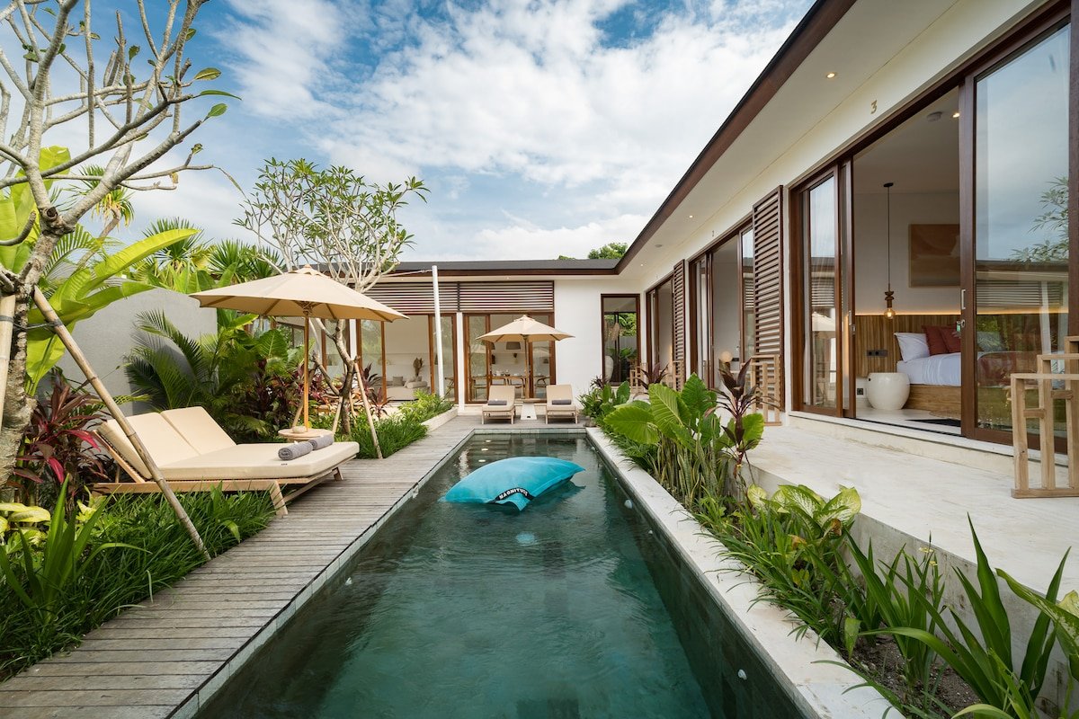 Villa F: 4 BR Hidden Paradise in the Heart of Ubud