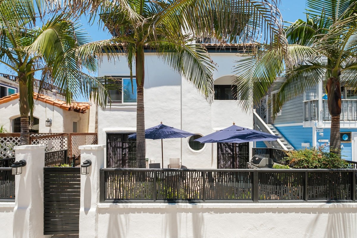 Jersey Court Jubilee! Dual Town Homes on 1 Lot! gallery image 2