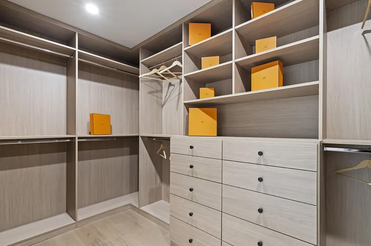 The Dona Modern: 4B Luxury Retreat w/ Private Yard gallery image 4