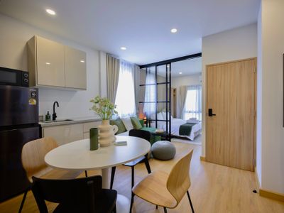 5 Bed 5 Bath / Whole Floor with 2 units adjacent