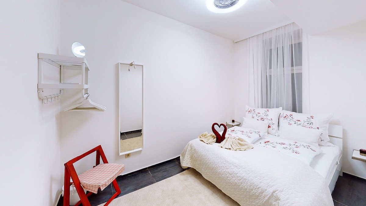 Apartment Wood gallery image 5