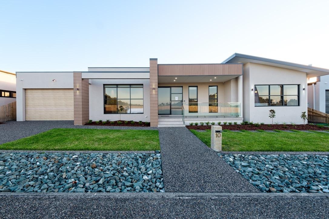 Summerland 10 @ Glorious Diamond Beach with outdoo gallery image 2