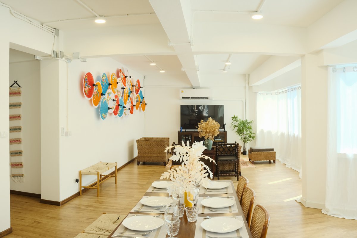 Private Full-Floor Spacious 5BR, CHINA TOWN