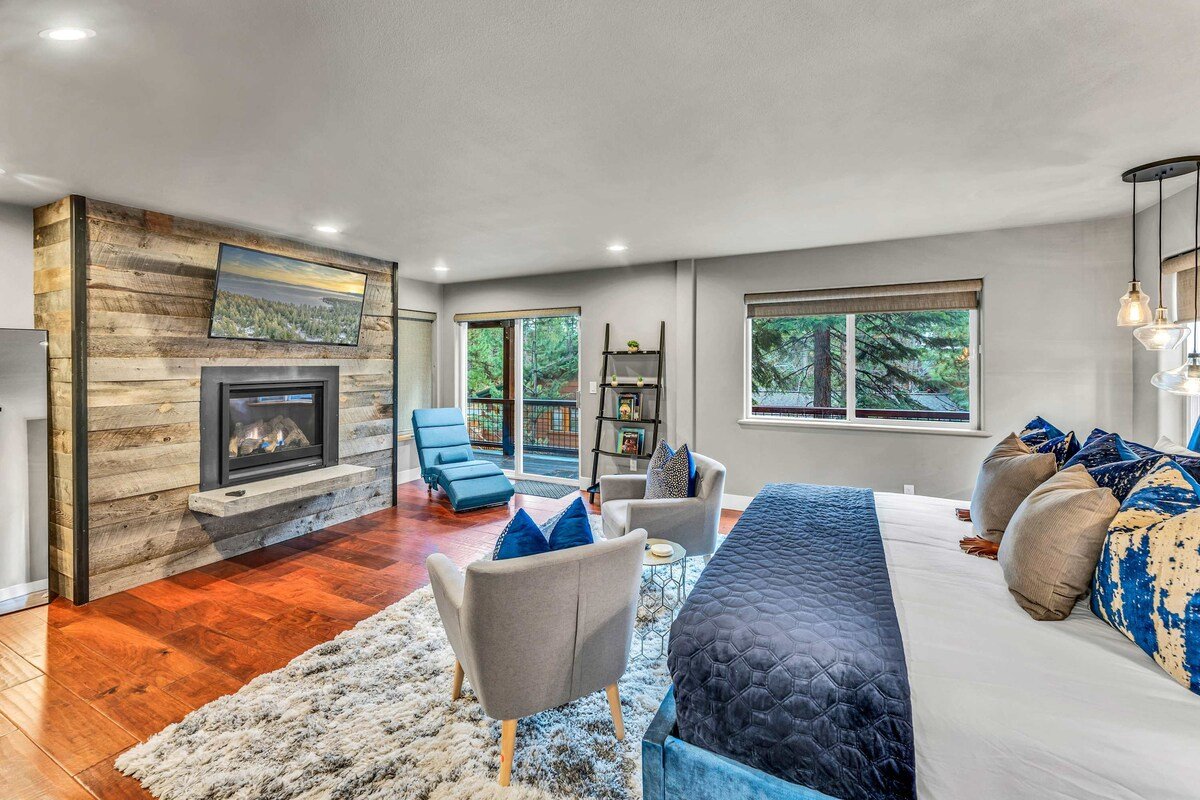 Upscale Incline Village Home with Hot Tub & Sauna gallery image 4