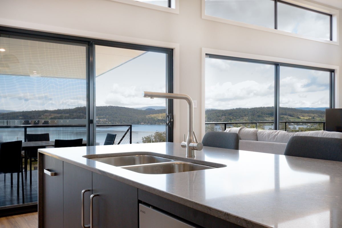 Wedgetail On The Tamar gallery image 5