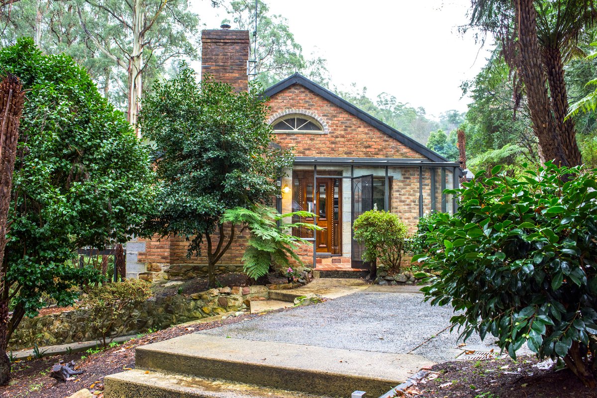 Stone On The Hill – Kallista, Dandenong Ranges