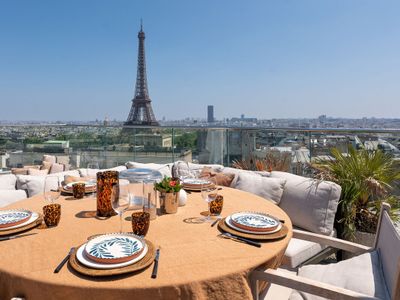 Par017 – Breathtaking penthouse in Paris