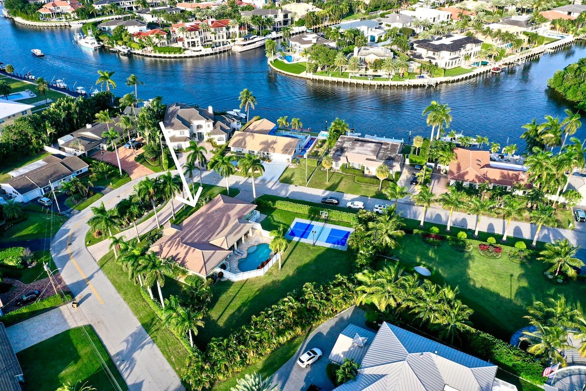 Mother of Pearl Luxury Home gallery image 3