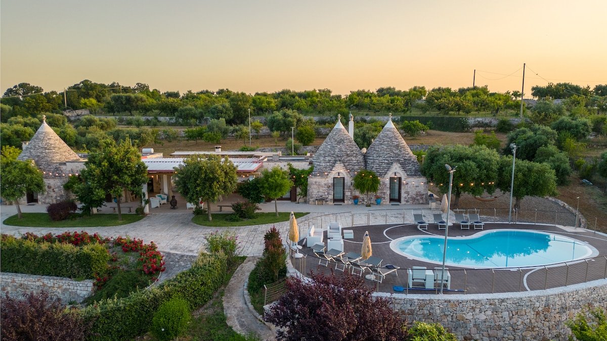 Trulli Ericla Luxury with tennis court and Pool gallery image 3