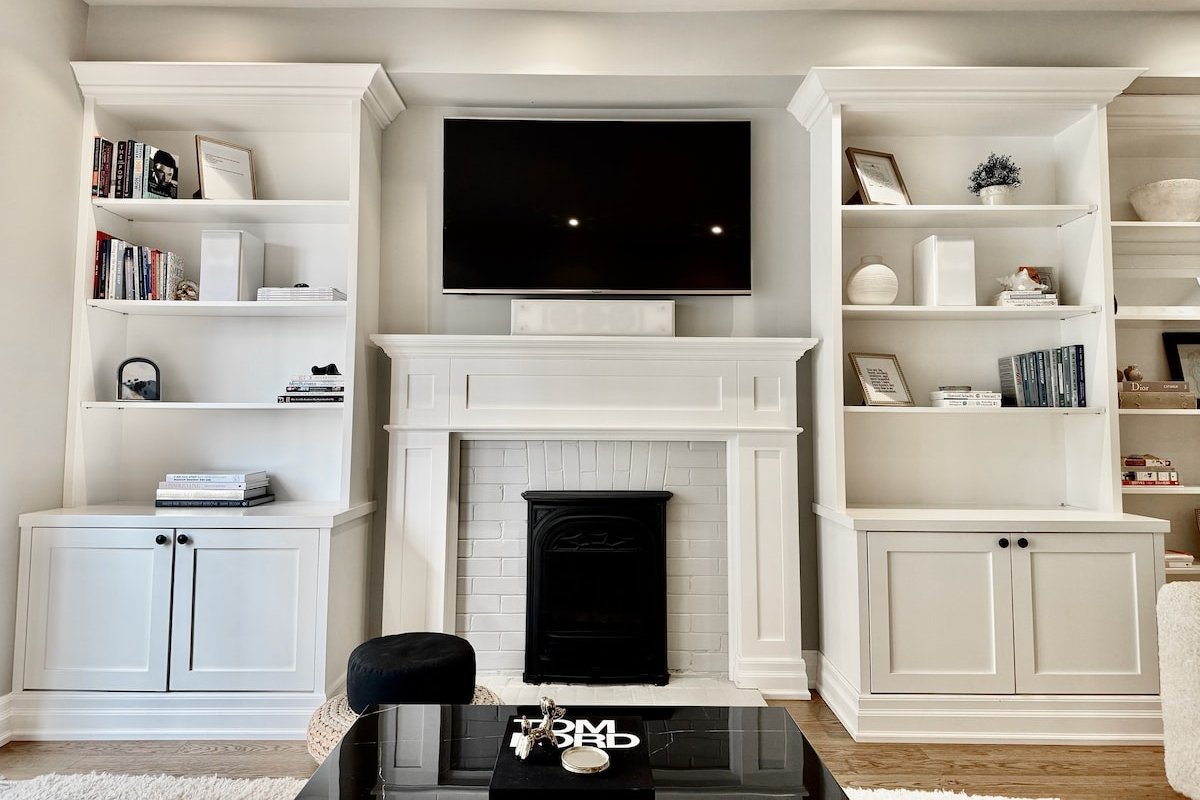 Office | Chef Kitchen | 2 Fireplaces | 4 floors gallery image 3