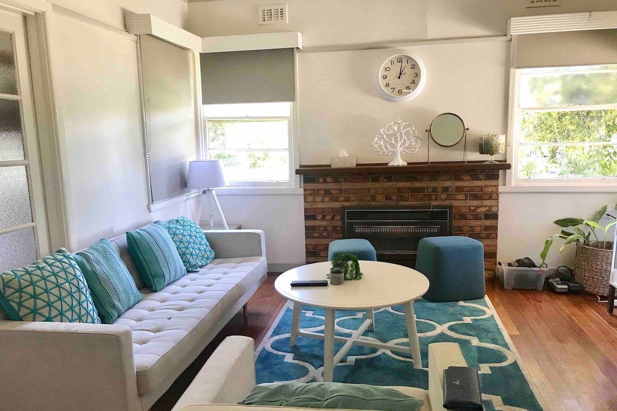 D129 West Footscray Lodge 6bdrs, 25ppl gallery image 4