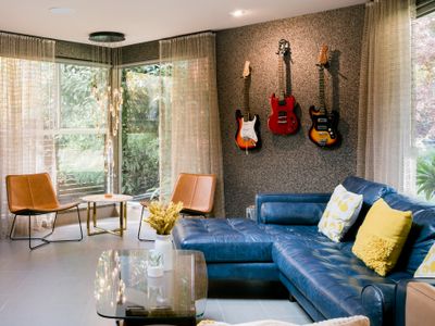 Luxurious Retreat on Extra-Large Lot near Stanford