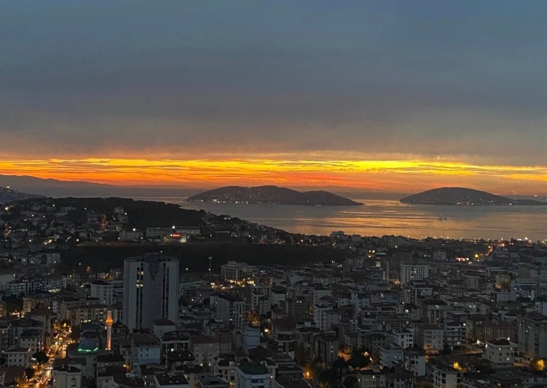 Large duplex with 2 bedrooms and 2 bathrooms gallery image 2