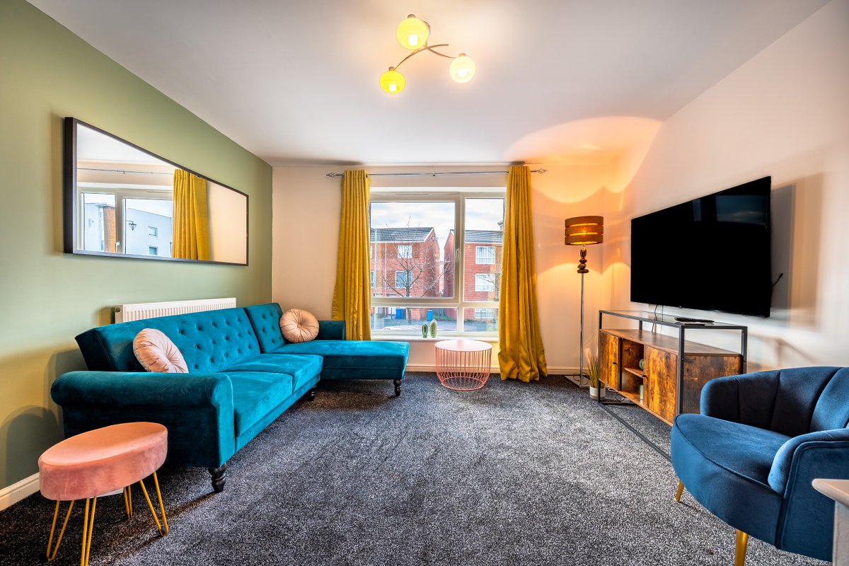 4BR House With Parking and WIFI