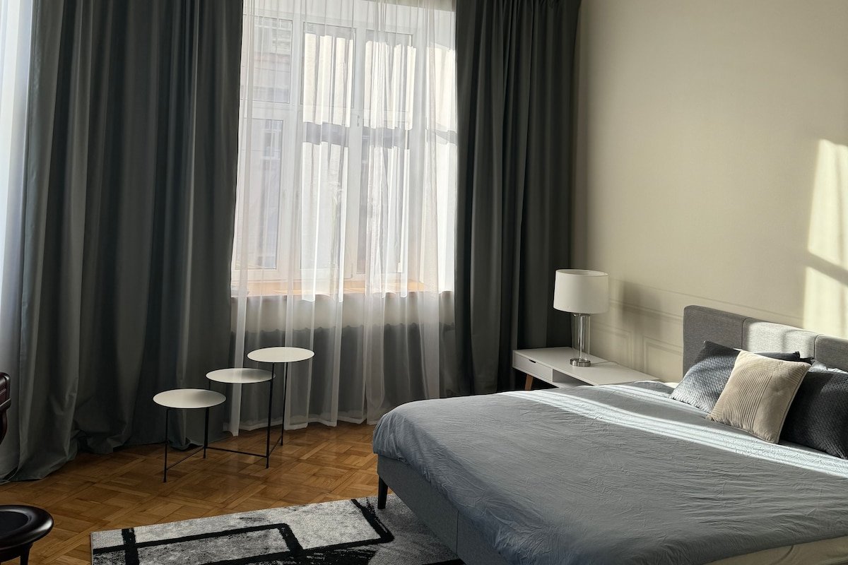 Beautiful and central art nouveau with AC gallery image 3