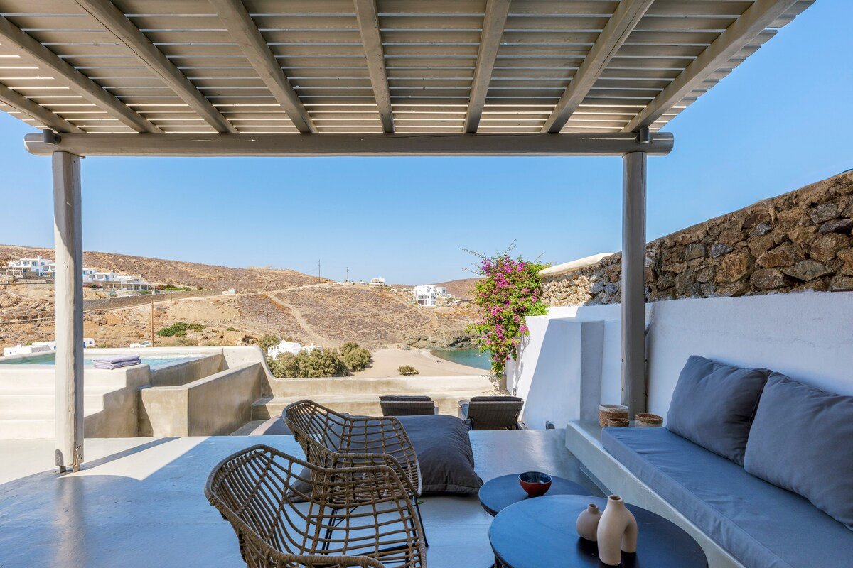 Christina Beach Front Villa Mykonos with Jacuzzi gallery image 5