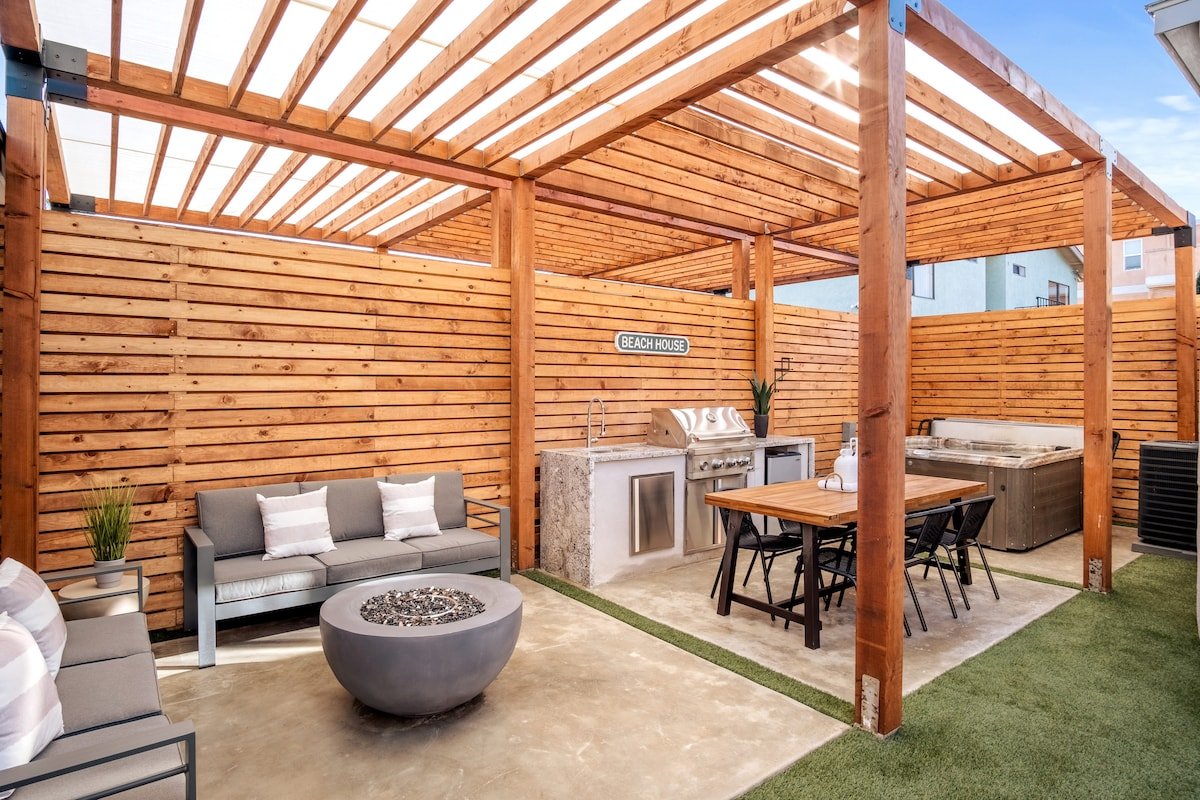 Dream 4BR HOUSE walk Beach & Bay gallery image 2