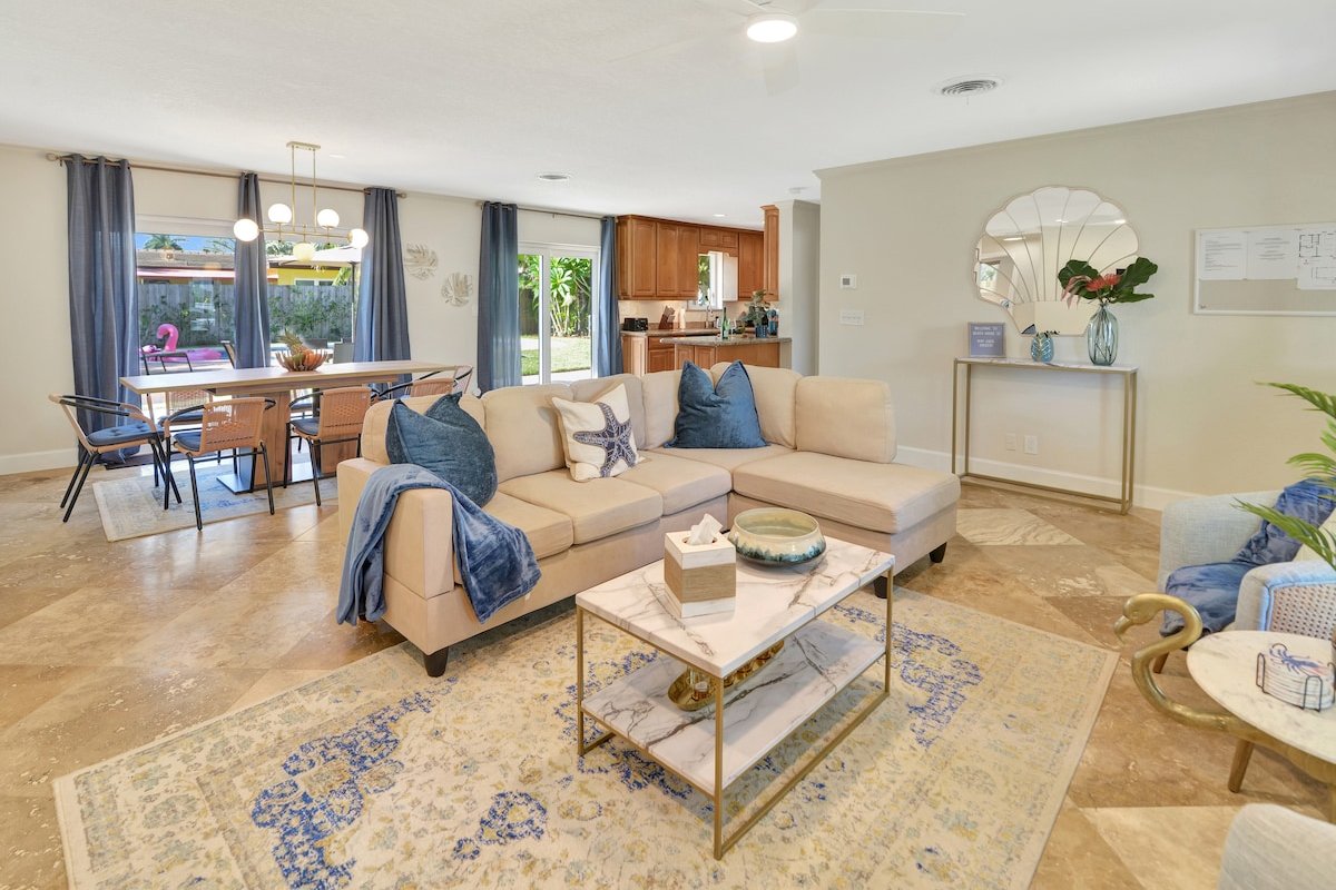 Beach House 51-Large Heated Pool-10min fr Beach gallery image 4