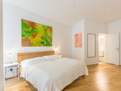 Modern Naschmarkt apartment for 6 people