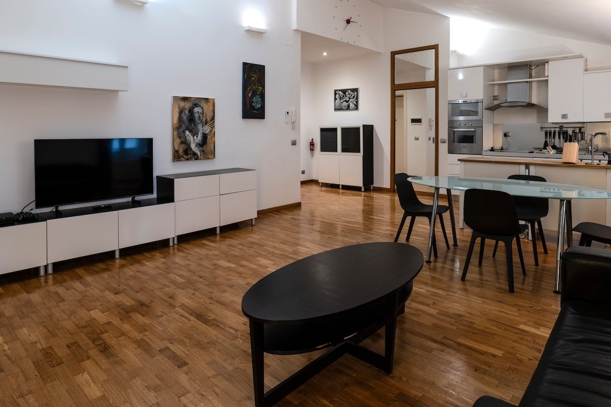 Elegant apartment in Trevi Fountain gallery image 2