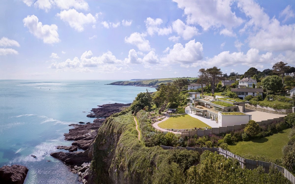 Seahorses a coastal sanctuary with pool & hot tub