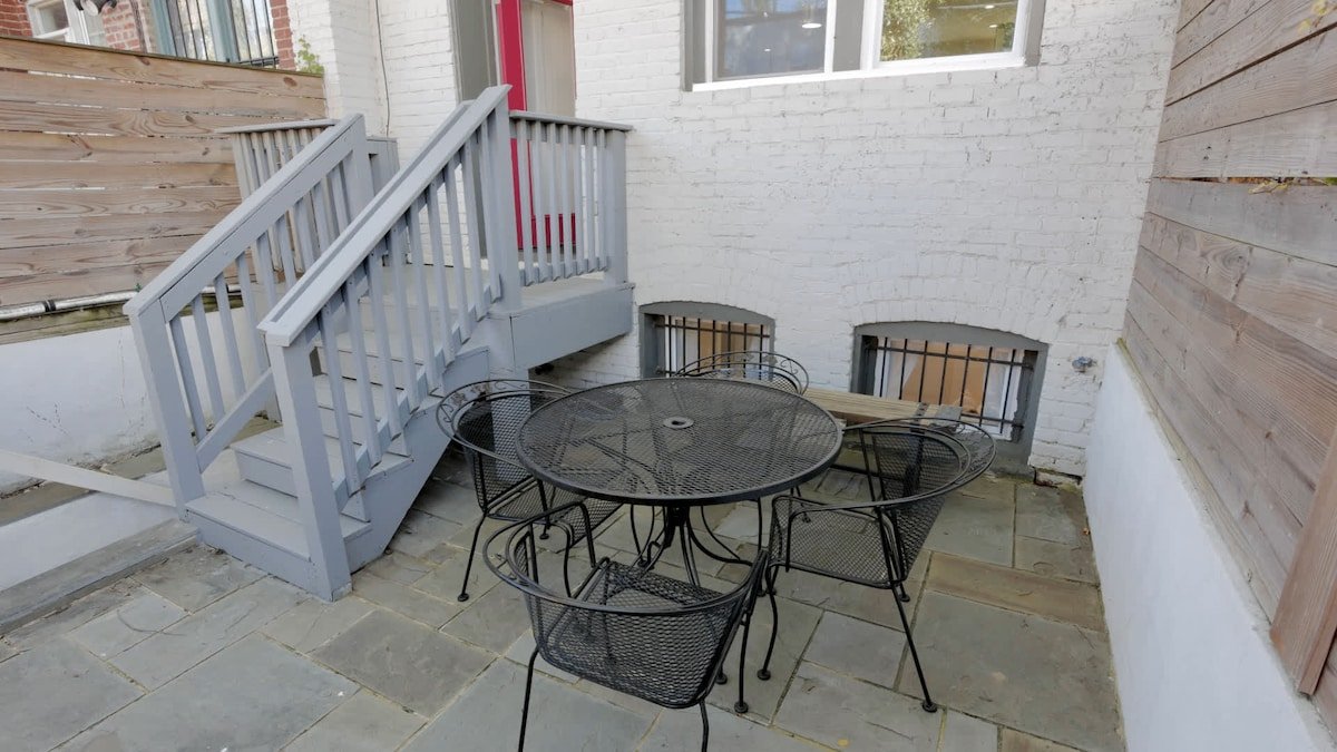 Anchored Abode – Family Friendly Cap Hill gallery image 4