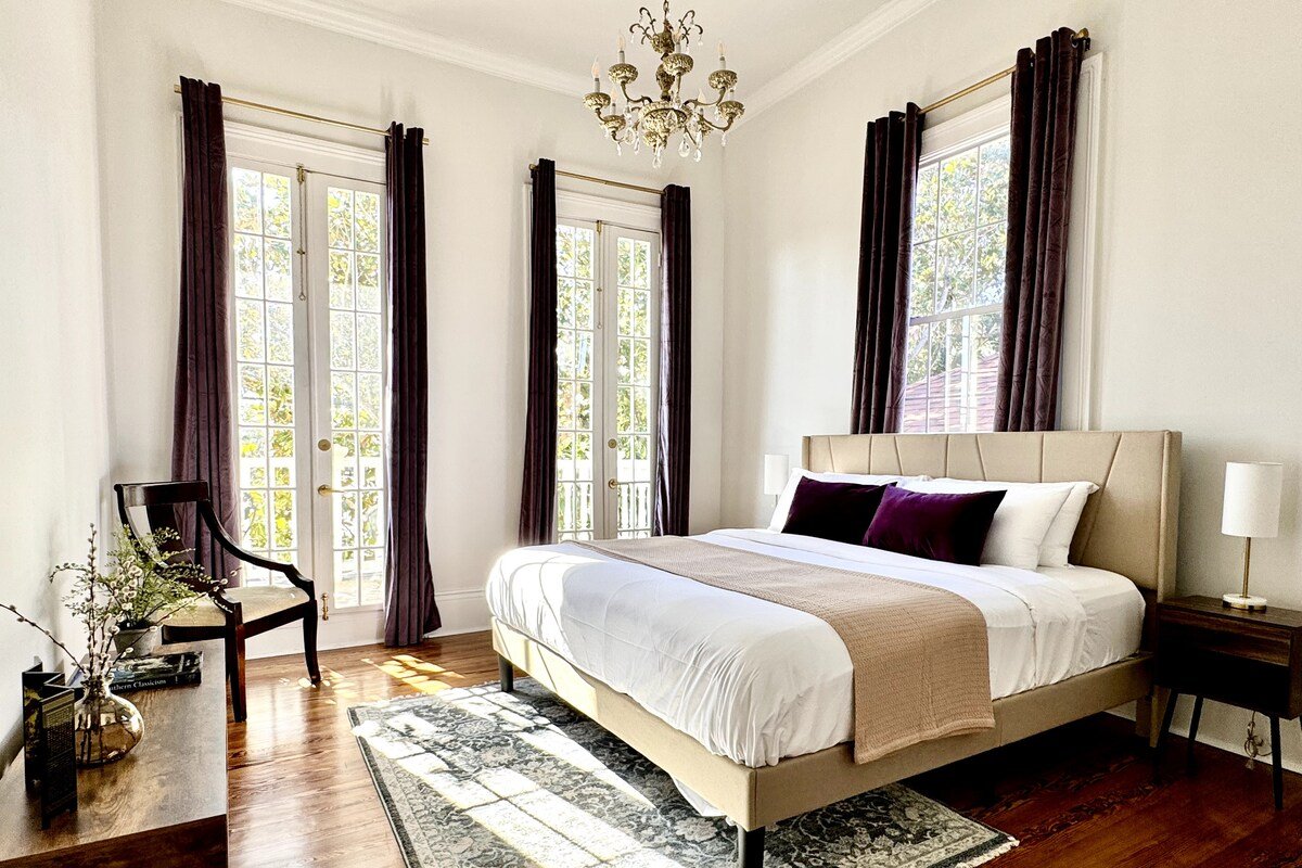 Elegant Garden District 4BR Home gallery image 4